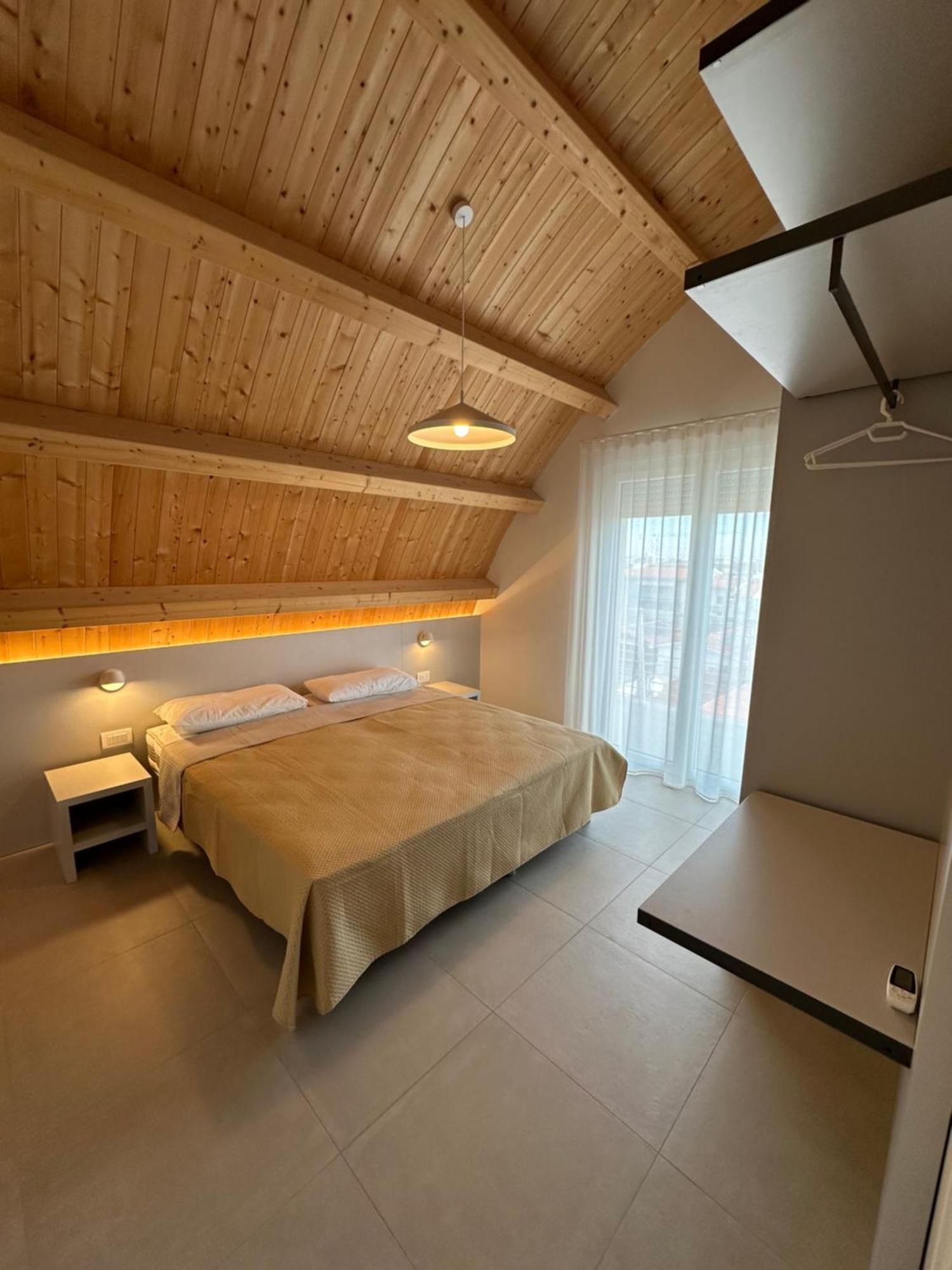 Woody Green Penthouse Sea View - Agenzia Cocal カオルレ エクステリア 写真