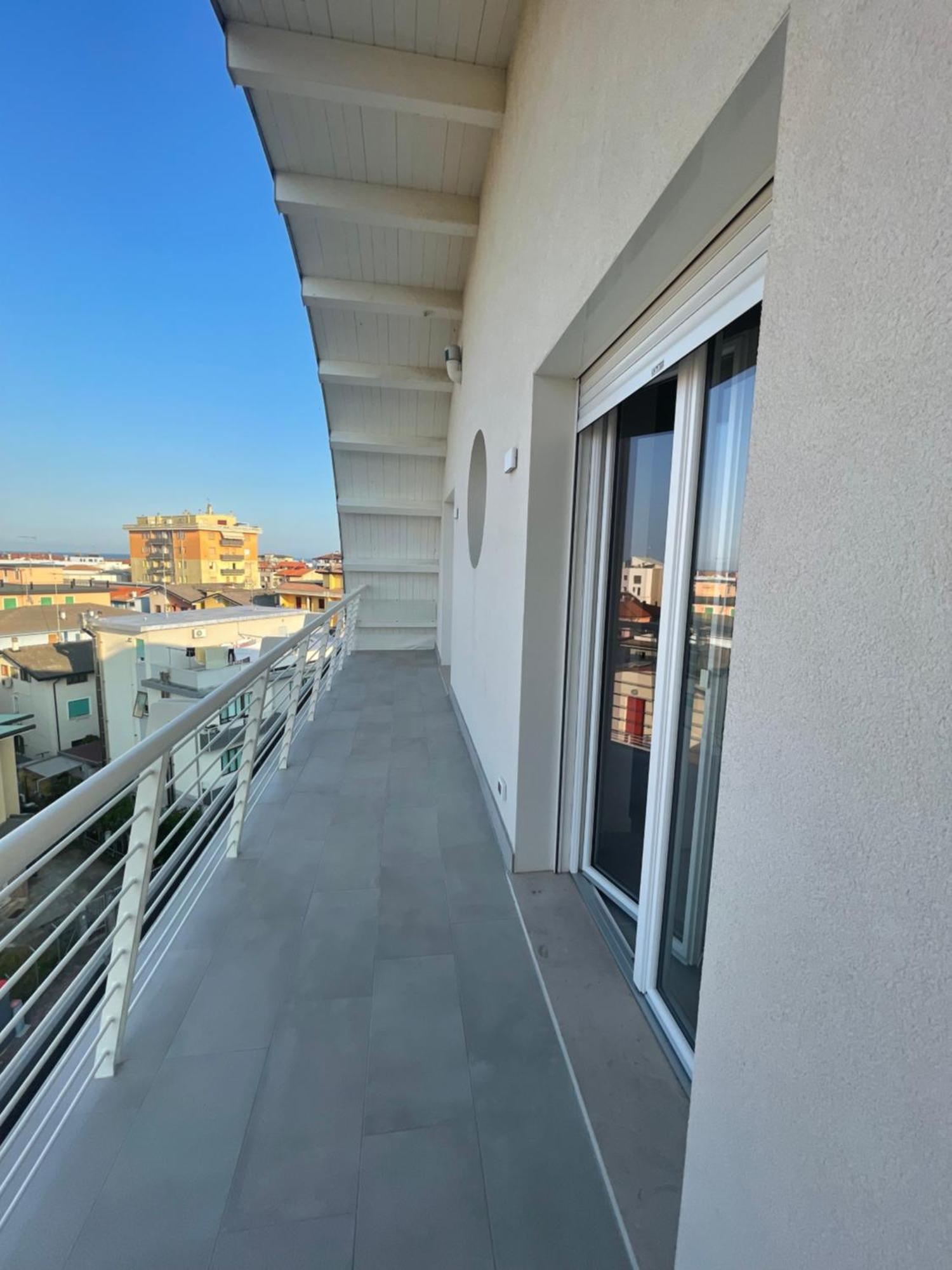 Woody Green Penthouse Sea View - Agenzia Cocal カオルレ エクステリア 写真